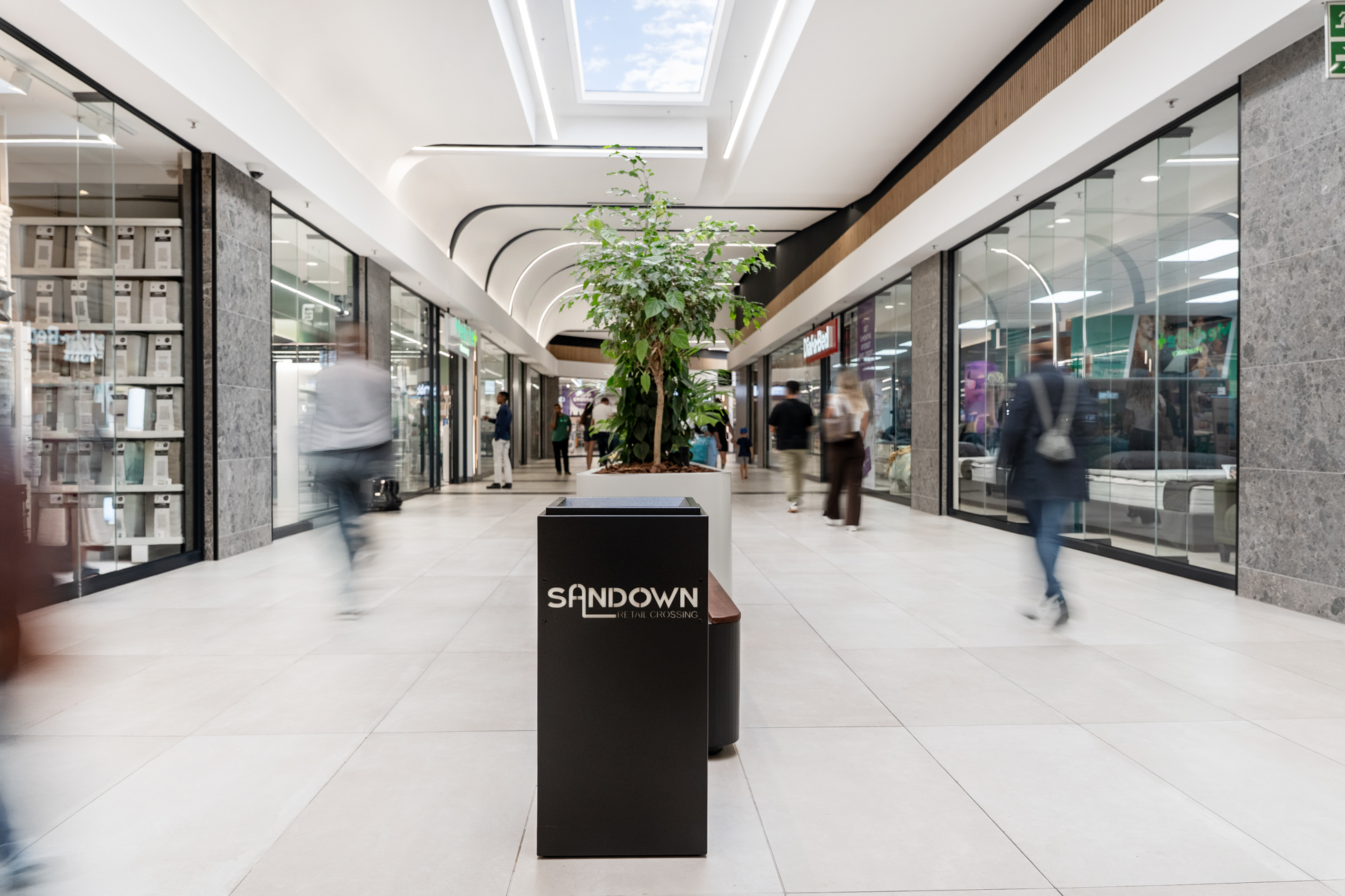 sandown04093 Home Page Sandown Retail Crossing